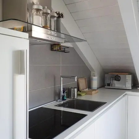 Cozy With Mole & Hill View アパート